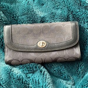 Coach Logo Turnlock Wallet